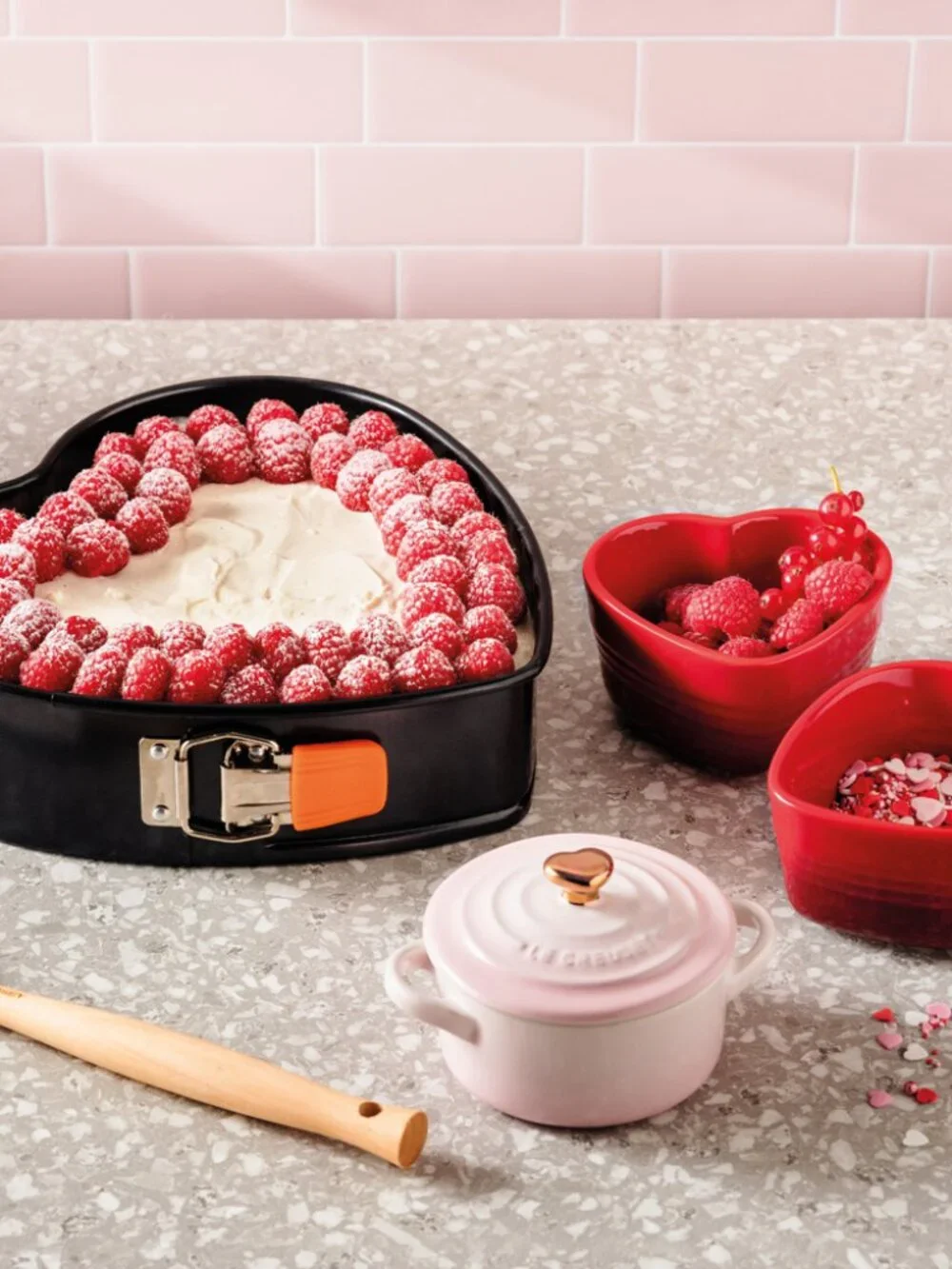 Le Creuset Stoneware Set of 4 Color Cerise Heart Ramekins 300ml, NWT